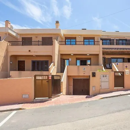 Vakantiehuis Lenka-beach House At La Mata-right By The